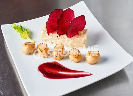 Saint-jacques poêlées au caramel de betterave