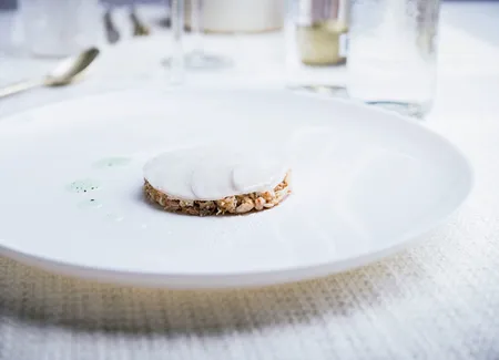 Rouget barbet « en situation », la mer en garniture