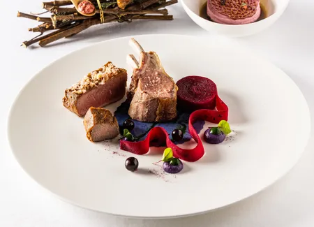 Filet et côte d’agneau rôtis, ris fumé aux sarments de vigne