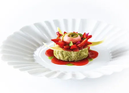 Fraise et verveine, biscuit cuillère et sauce au vinaigre, balsamique blanc