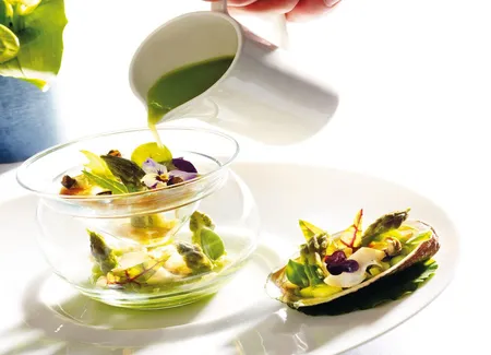 Gravelax de lotte en fines tranches tartare d’artichaut