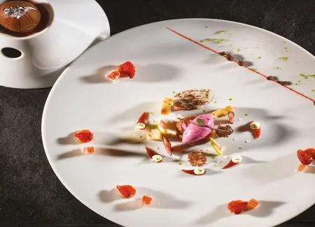 La figue de solliès pochée au macvin du jura, gâteau de semoule