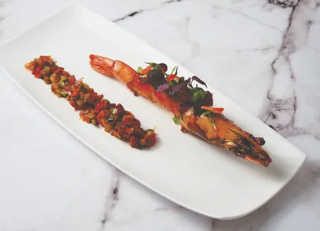 Gambas cameron et brunoise de légumes au chorizo