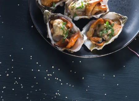 Huîtres gratinées aux girolles