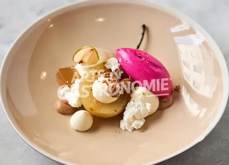 Poire pochée, baies de passion
