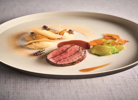 Pièce de boeuf salers sautée aux aromates, gnocchis au vieux cantal