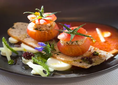 Soupe de tomate glacée tourteau