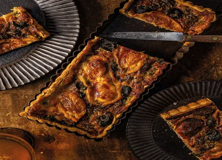 Tarte escargots, époisses et côtes de blettes