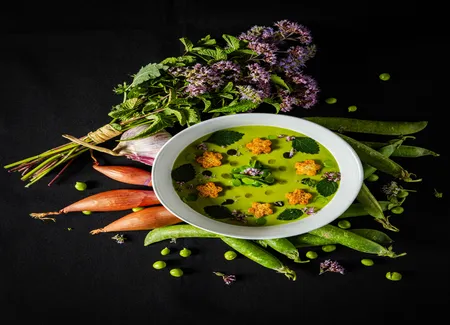 Velouté de petits pois au miso