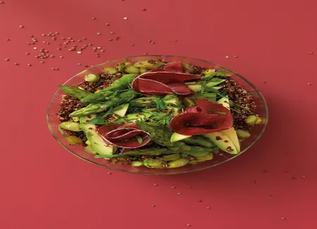 Salade de quinoa, asperges et bresaola