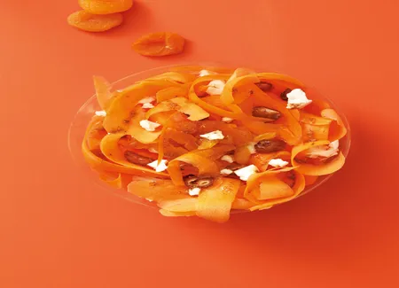 Salade de chou-fleur, carottes et fruits secs
