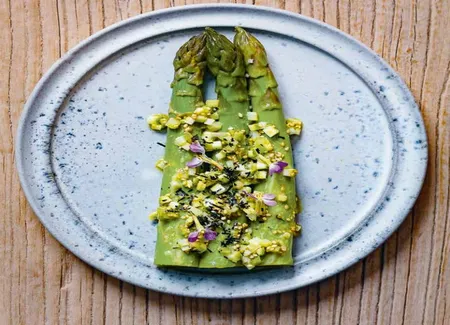 Asperges vertes furikake mentholé