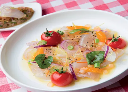 Céviche de dorade vierge de tomate aux agrumes