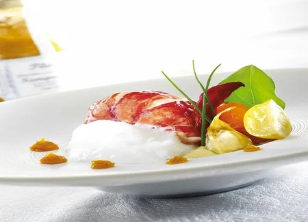 Homard rôti au beurre de vin jaune