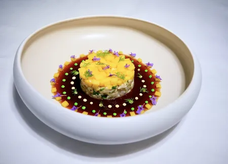 Tartare de bar, mangue et gingembre