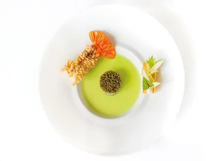 Langoustine marinée et croustillante au riz soufflé