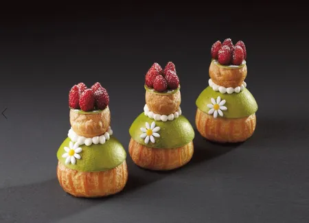 Religieuse fraise pistache