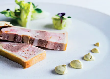 Pâté en croûte de volaille de bresse et foie gras