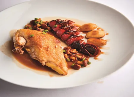 Poulette de bresse et homard bleu