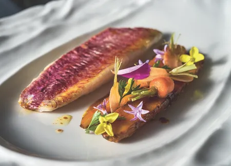 Rouget, carotte et sauce bécasse