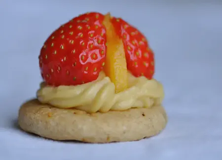 Tartelettes pimentées fraise-mangue-menthe