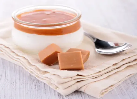 Panna cotta sauce carambar