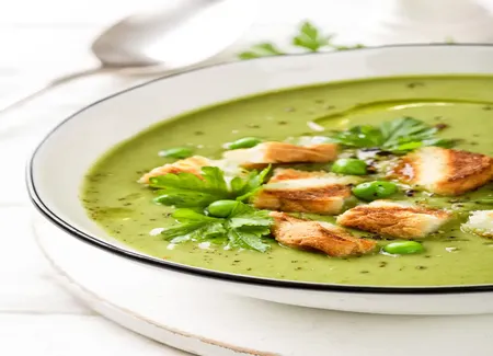 Velouté glacé de menthe et petits pois au companion