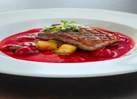 Magrets de canard aux cerises