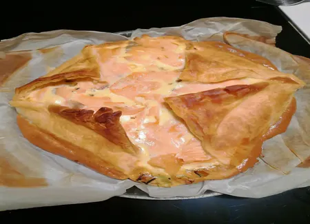 Feuilleté de saumon sur lit de poireaux