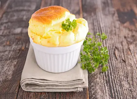 Petits soufflés à la pomme de terre au cooking chef