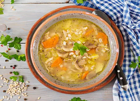 Potage à l'orge et à la viande des grisons au companion