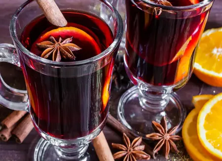 Vin chaud aux épices au cooking chef