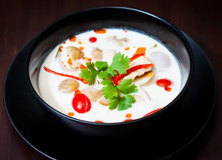 Soupe tom kha kai thaïlandaise au monsieur cuisine