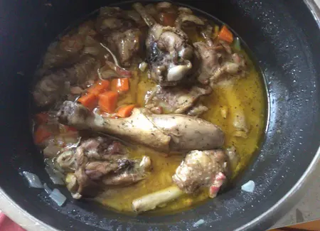 Canard en cocotte et navets sautés