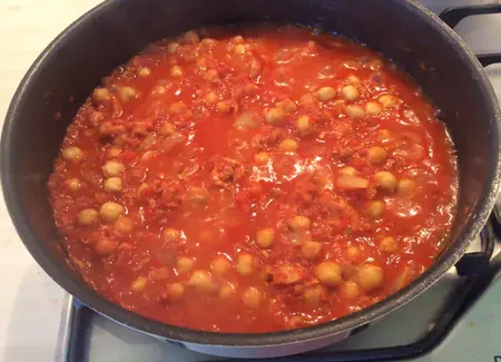 Pois chiches au thon et à la tomate