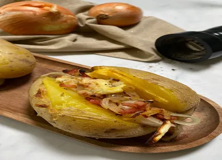 Pommes de terre au four farcies façon tartiflette