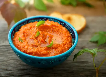 Caviar de poivrons aux noix au monsieur cuisine