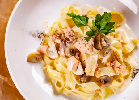 Tagiatelles au saumon frais au cooking chef