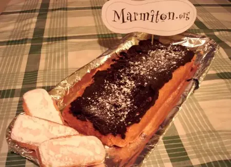Gâteaux aux biscuits roses de reims