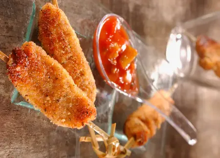 Bâtonnets de poulet sauce rouge