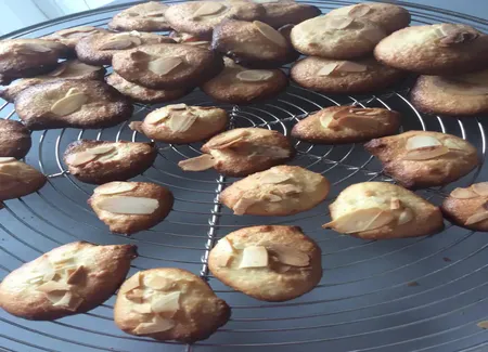 Tuiles moelleuses aux amandes