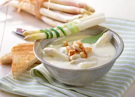 Soupe d'asperges blanches