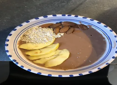 Smoothie bowl au nutella et aux pommes