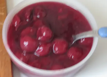 Cerises au vin rouge et au gingembre