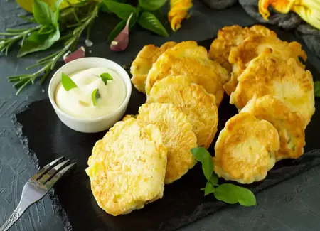 Beignets de choux-fleur mariné