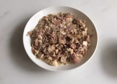 Poulet aux lardons et oignons de laura