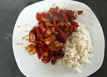 Poulet thaï aux noix de cajou