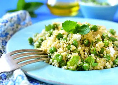 Quinoa aux petits pois et à la feta
