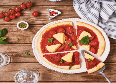 Pizza fine tomates et la vache qui rit®