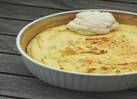 Soufflé de chou-fleur et dés de jambon